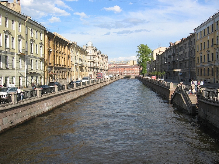 83 St Petersburg canal.jpg